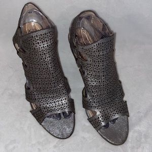 Vince Camuto Eadon sandal metalic